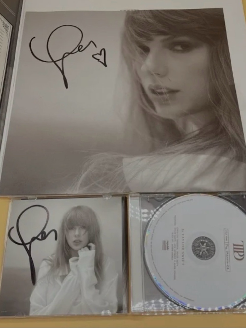Taylor swift signed vinyl and signed cd bundle